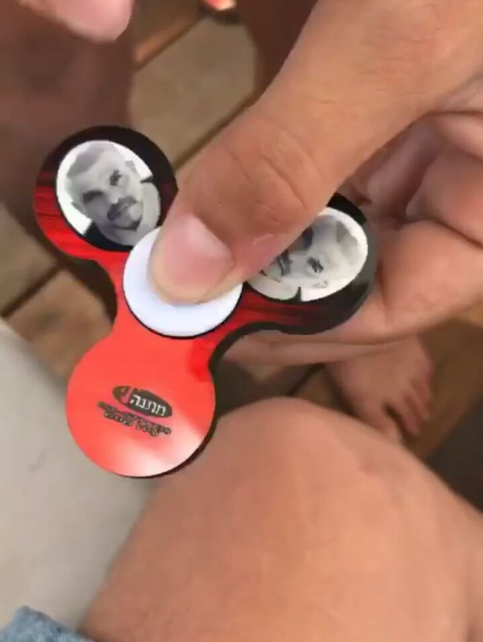 הולך סחור סחור. אייל גולן על הספינר (צילום: אינסטגרם)