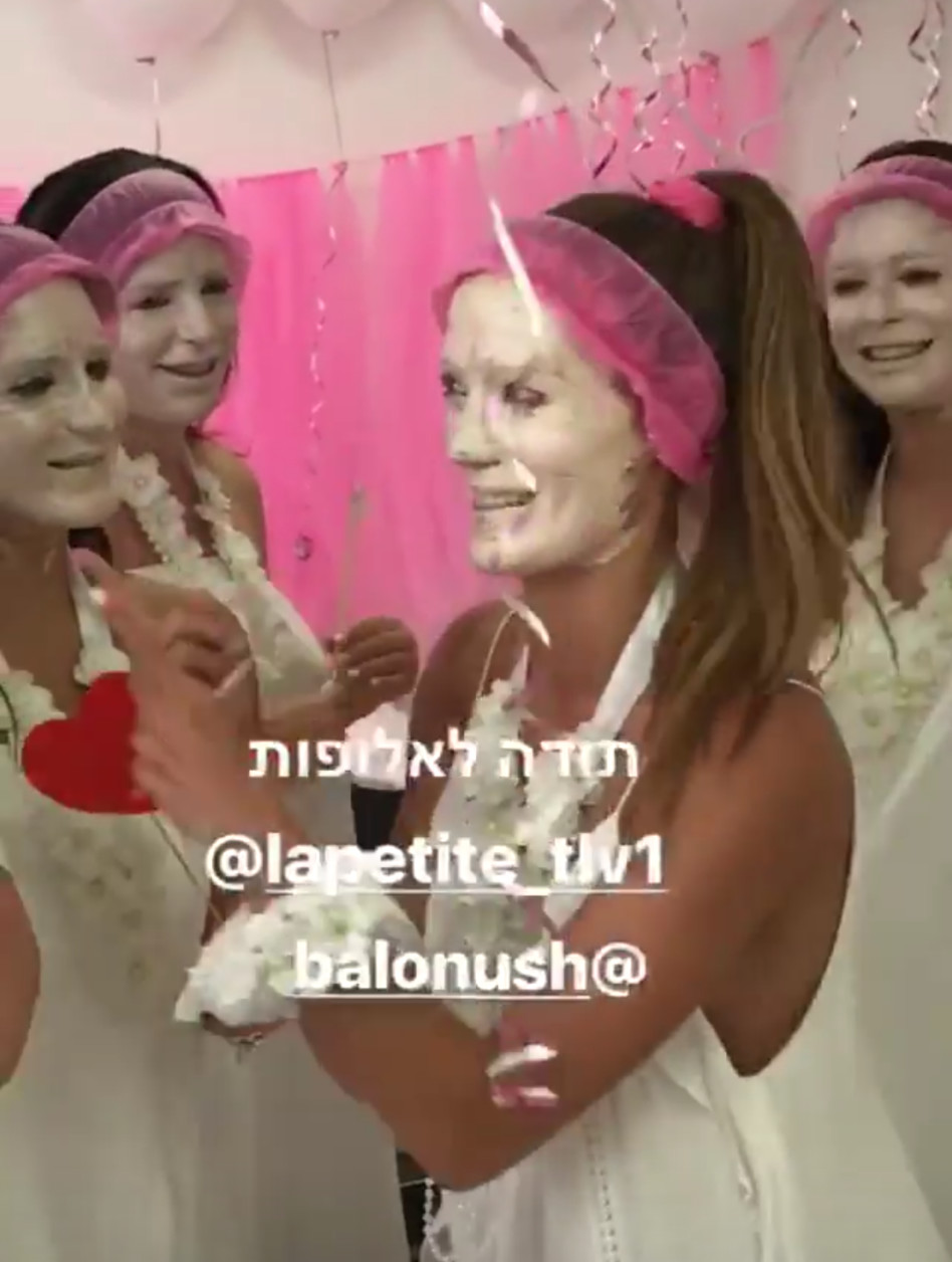 יפה גם כשהיא מכוסה