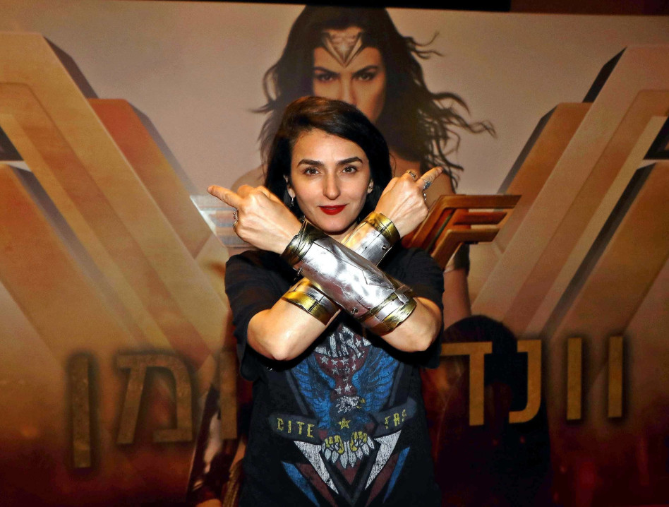 מעניין מה היא חושבת על הסטייל של וונדרוומן. ליאת אשורי