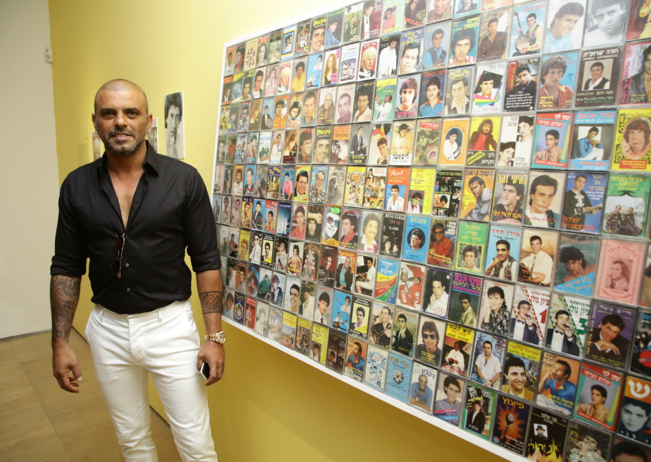 את מי אתם מזהים מאחור? אייל גולן (צילום: אלוני מור)