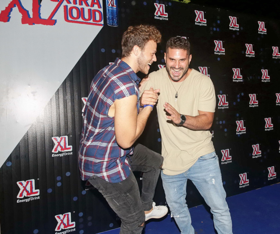 הכל מאהבה אחי. שגיא ברייטנר ואלון ששון (צילום: שוקה כהן)