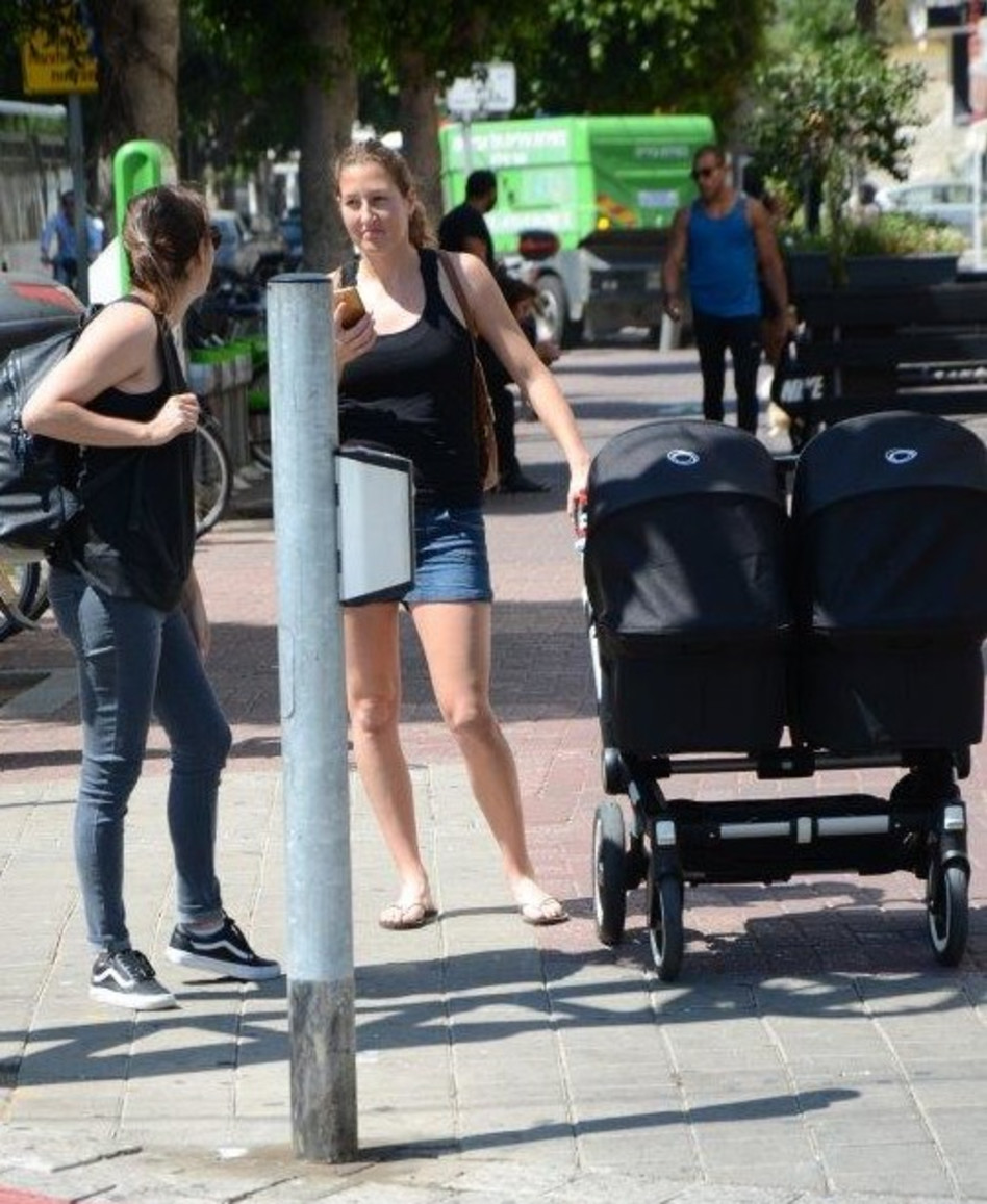 מחפשת בייביסיטר? שחר פאר (צילום צ'ינו)