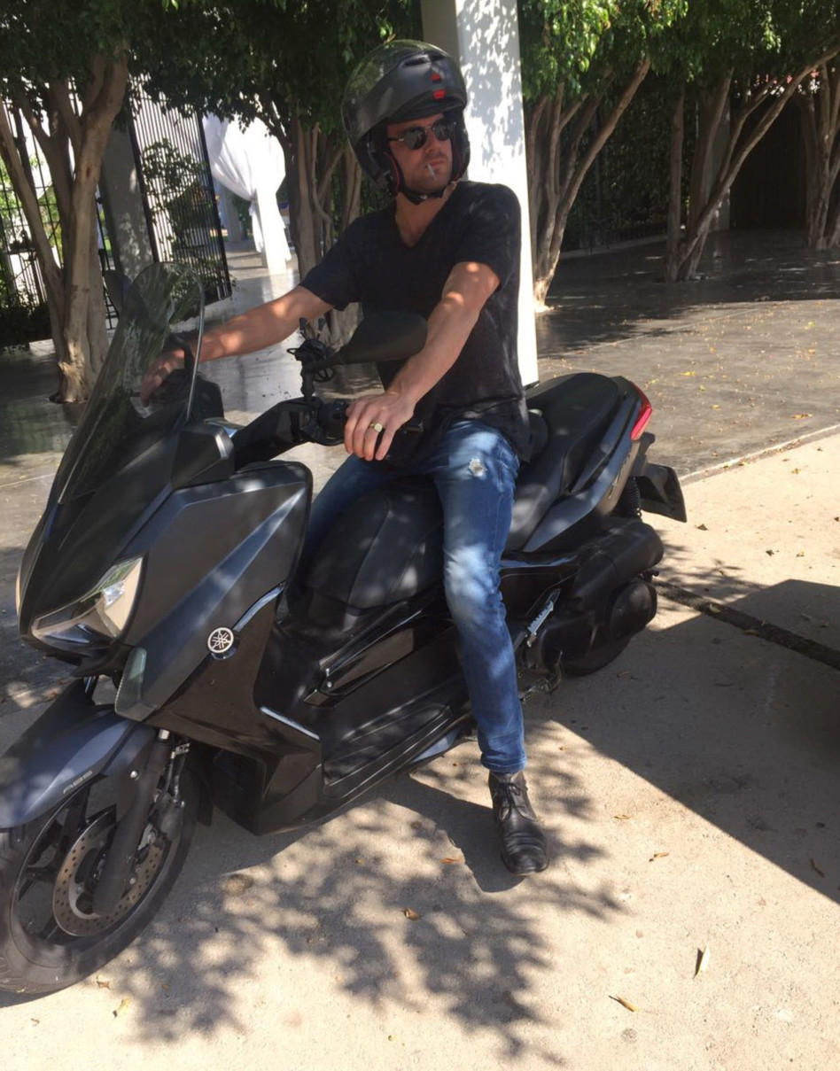 האביר על האופנוע השחור?