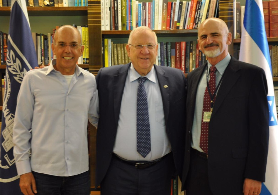 יהודה בר שלום, ראובן ריבלין ואבי מויאל (צילום: דוברות בית הנשיא)