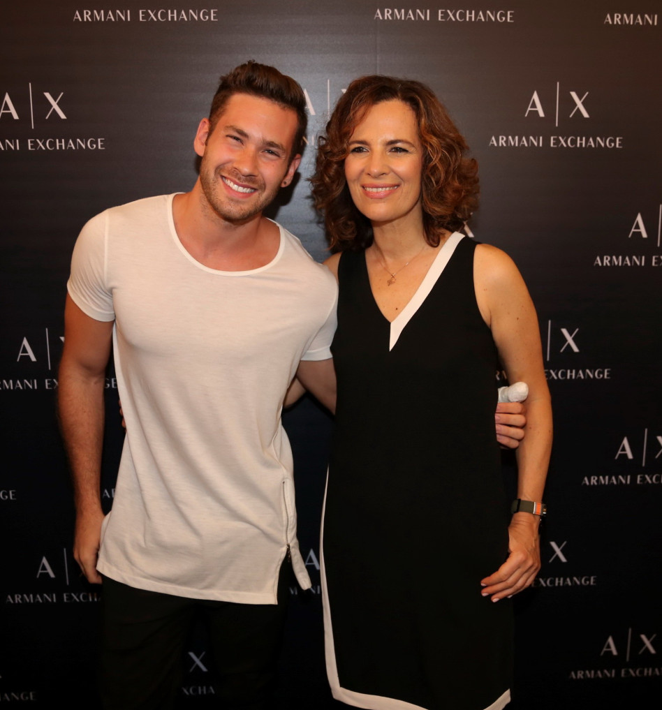 חבוש בסטייל. אמרי זיו ורוברטה ארמאני (צילום: אלעד גוטמן)