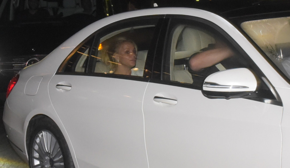 לא קצת צפוף לה?