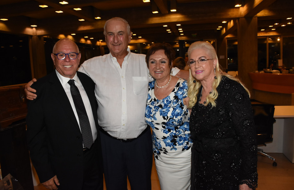 גילה לפידות, אתי וגד פרופר ועמי לפידות (צילום: אביב חופי)