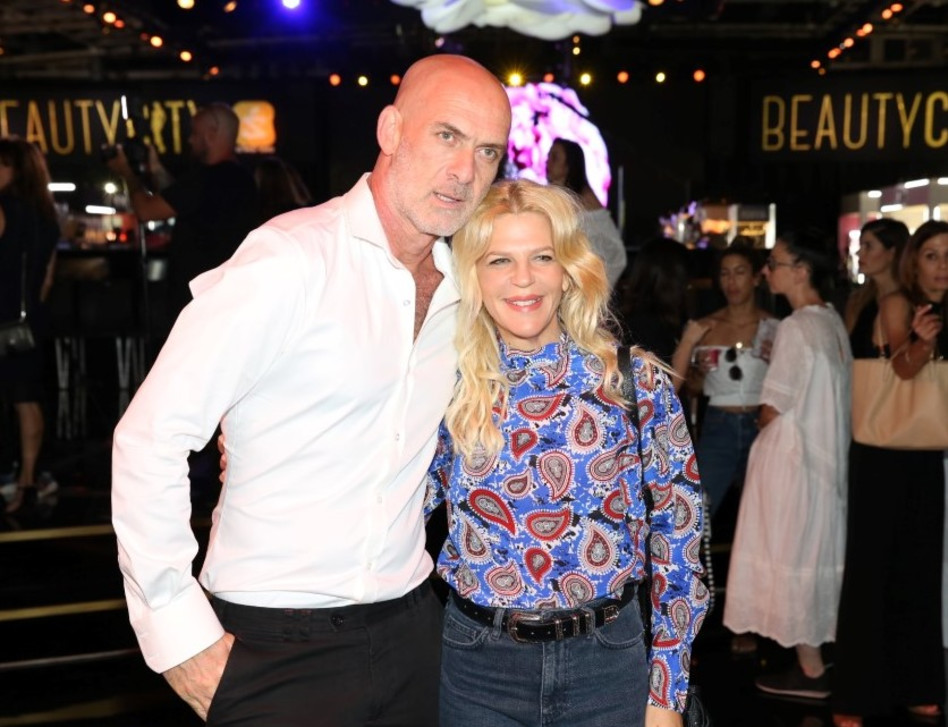 אש עליהם. סנדרה רינגלר ומוטי רייפ (צילום: רפי דלויה)