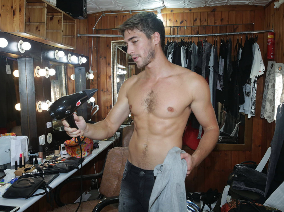 נהיה חם גם במזגן. עומר דרור (צילום: שוקה כהן)