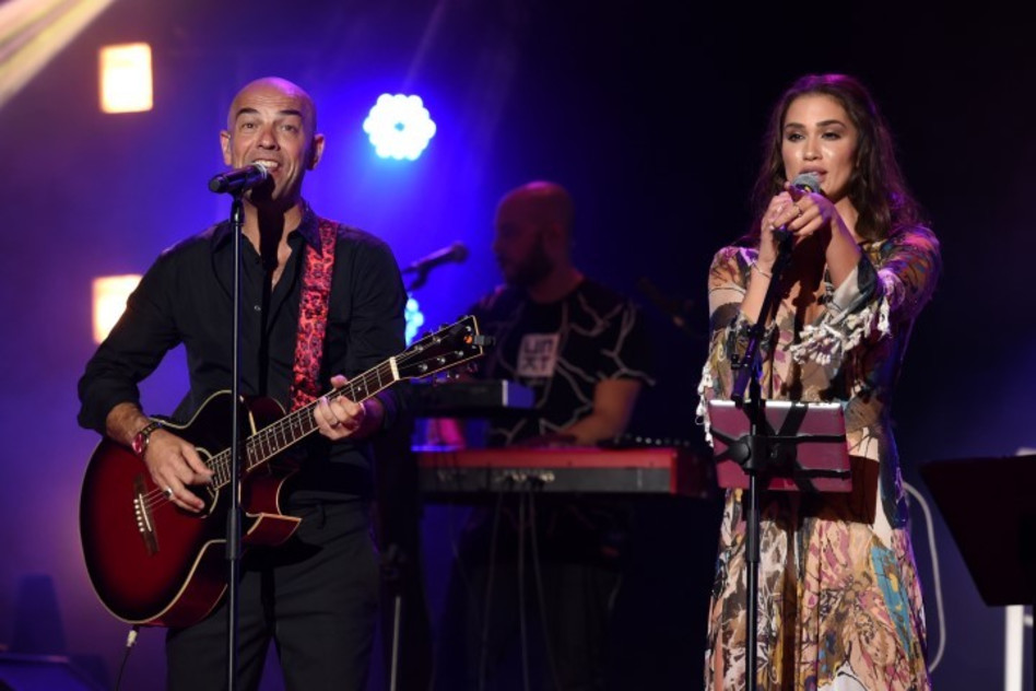 אל תפסיקו אותה