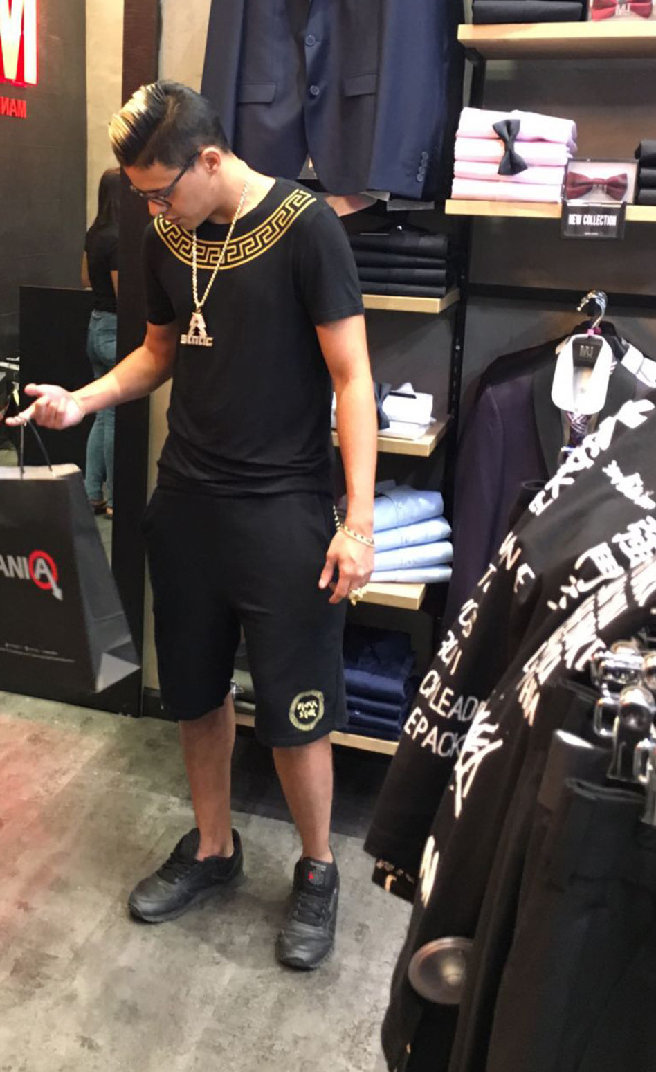 רכישה אחת יש