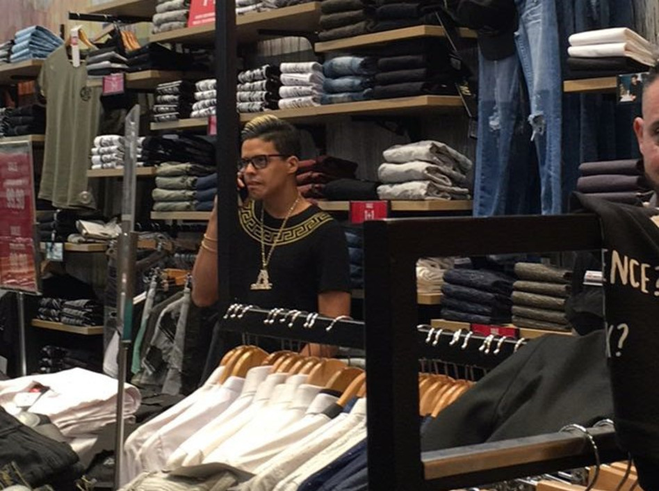 "בן אל חיים שלי, רוצה משהו?"