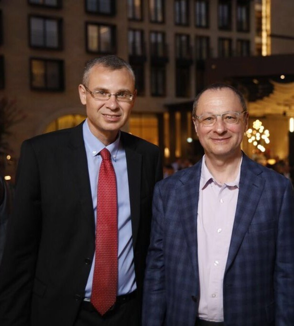 ג'וליאן לואיס ויריב לוין (צילום: יהונתן הלפרין)