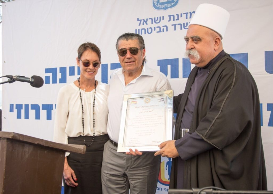 השייח' מוואפק טריף, חיים ושריל סבן (צילום: סקאיל)