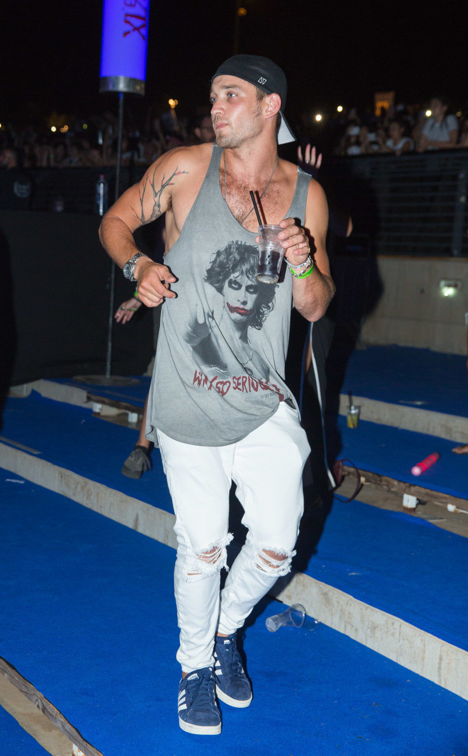 מסוקס. דין מירושניקוב