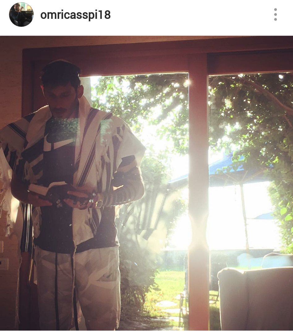 אמן. עומרי כספי (צילום: אינסטגרם)