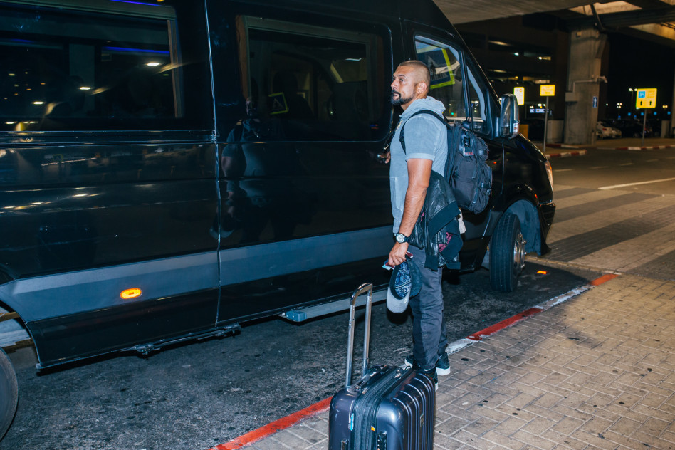 יש הסעה. מזל