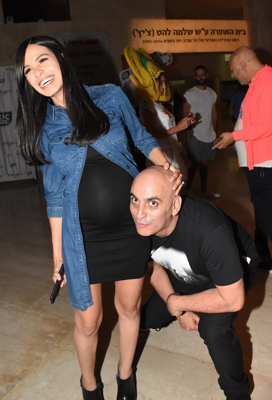 יש כבר בייביסיטר. יובל המבולבל ומיכל הקטנה