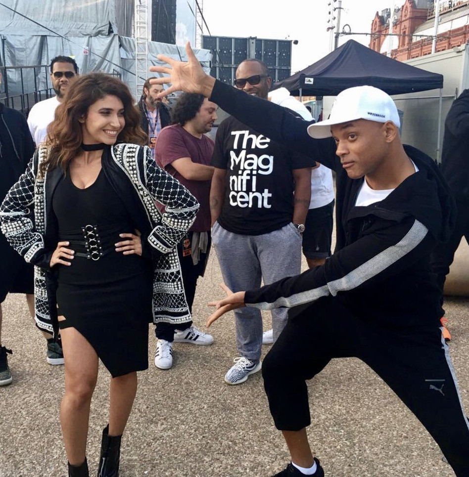 תכף תראו למה הפוזה מוכרת לכם. לינה מחול ווויל סמית ( צילום: Lara Goodfellow(