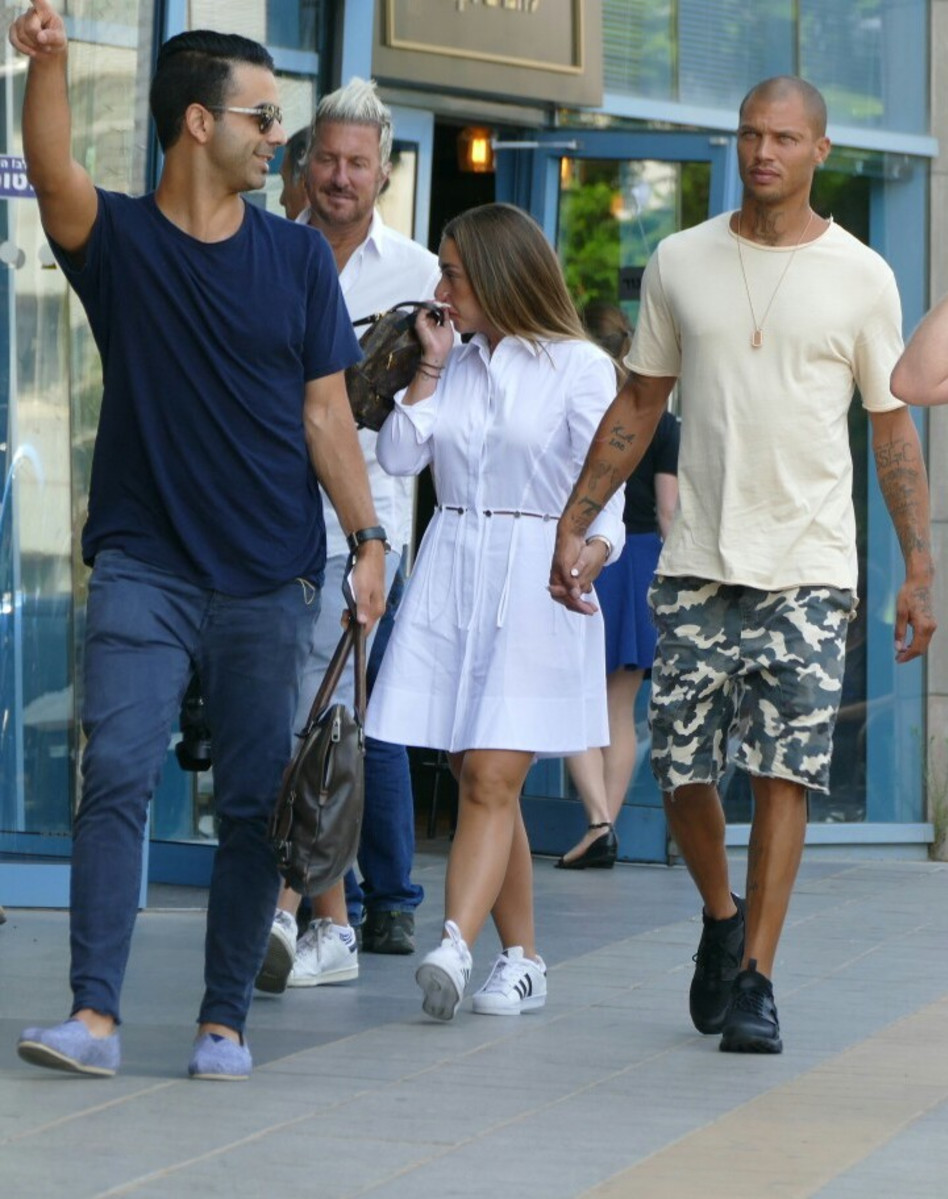 חושב שהוא סופרסטאר