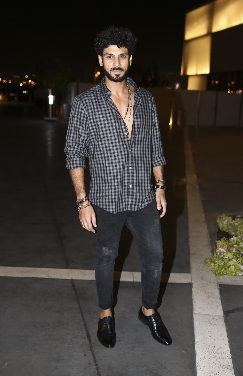 חתיכוס. אביב אלוש