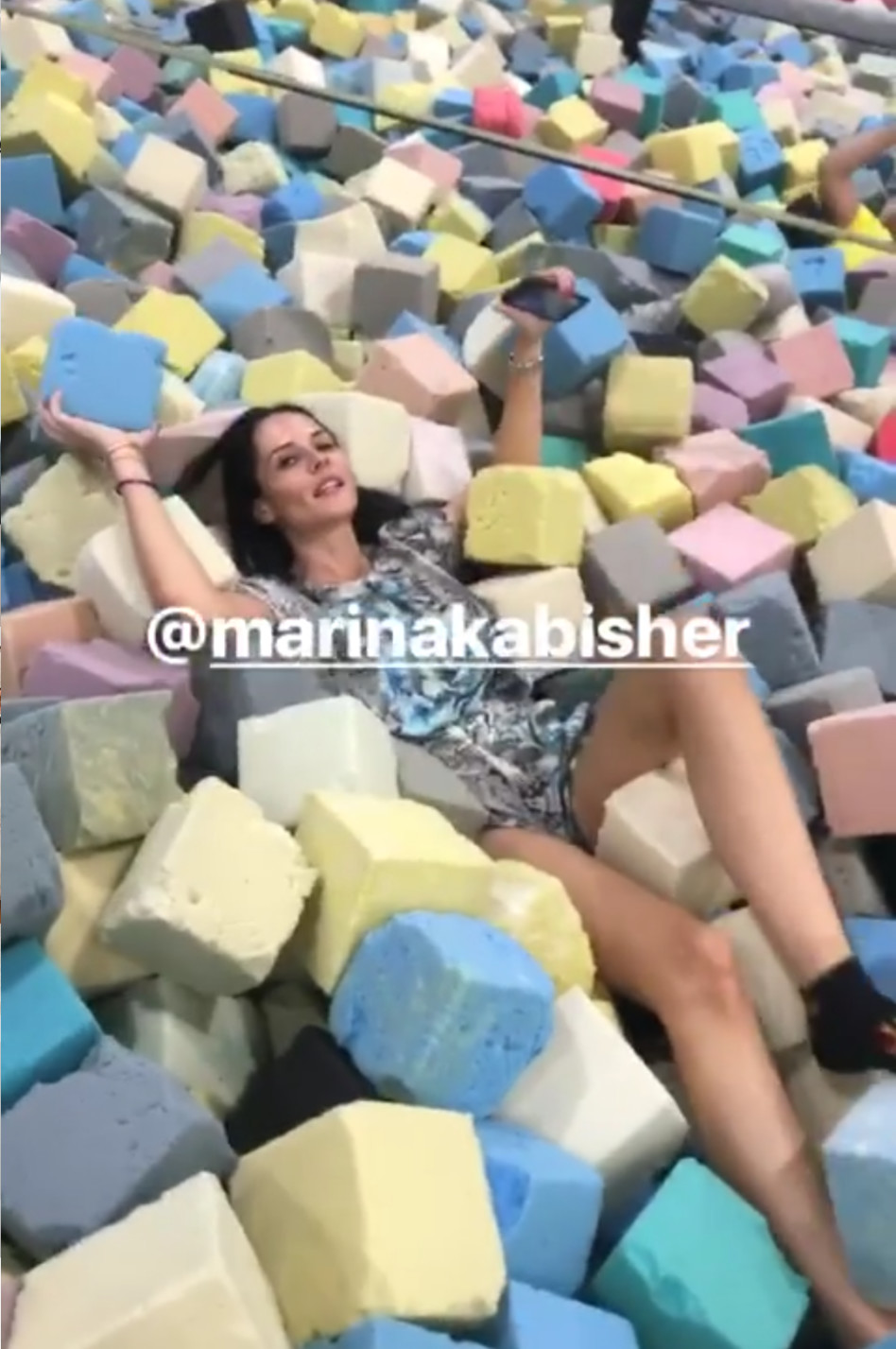 גם מרינה קבישר משתעשעת