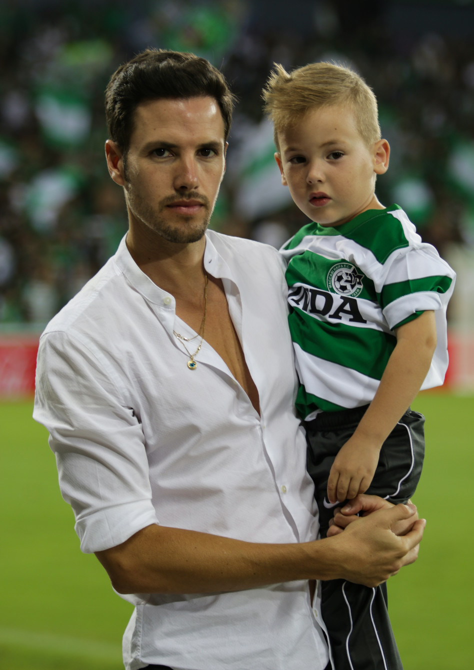 רגע מרגש. רוי וינאי פרישר גוטמן (צילום: אורטל דהן זיו)