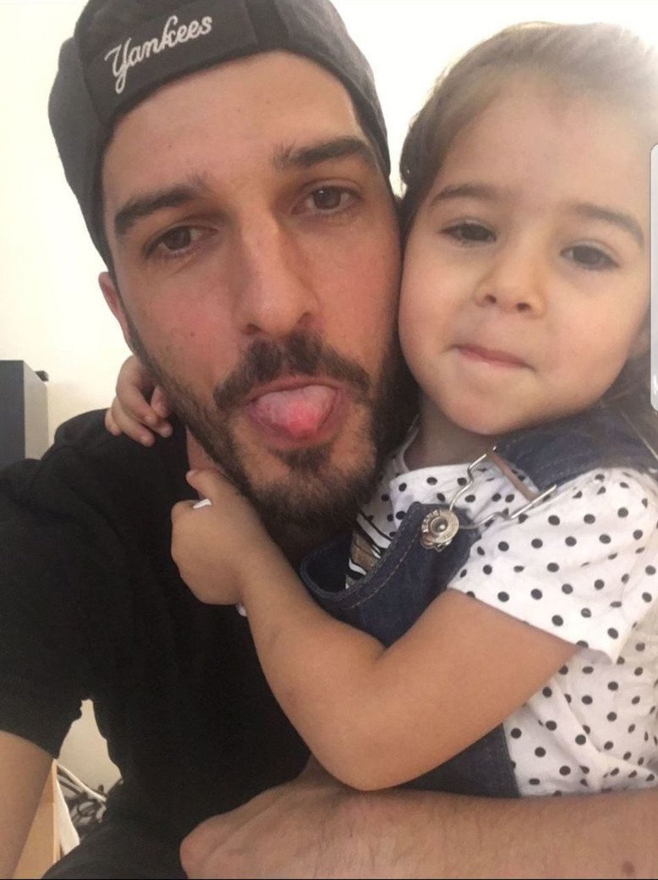 עומרי קנדה וביתו איימי. יצטרכו להיפרד לשלושה חודשים? (צילום: אלבום משפחתי)