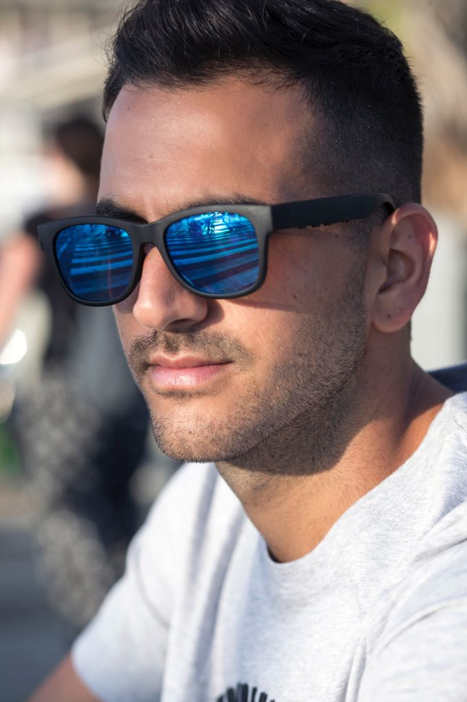 מאמי איך יפה לך המשקף! עבד מדגמן (צילום: יח"צ)