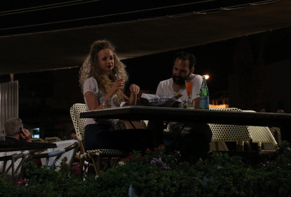 לחיים!!! מזל טוה ליום הנישואין (צילום: ניר פקין)