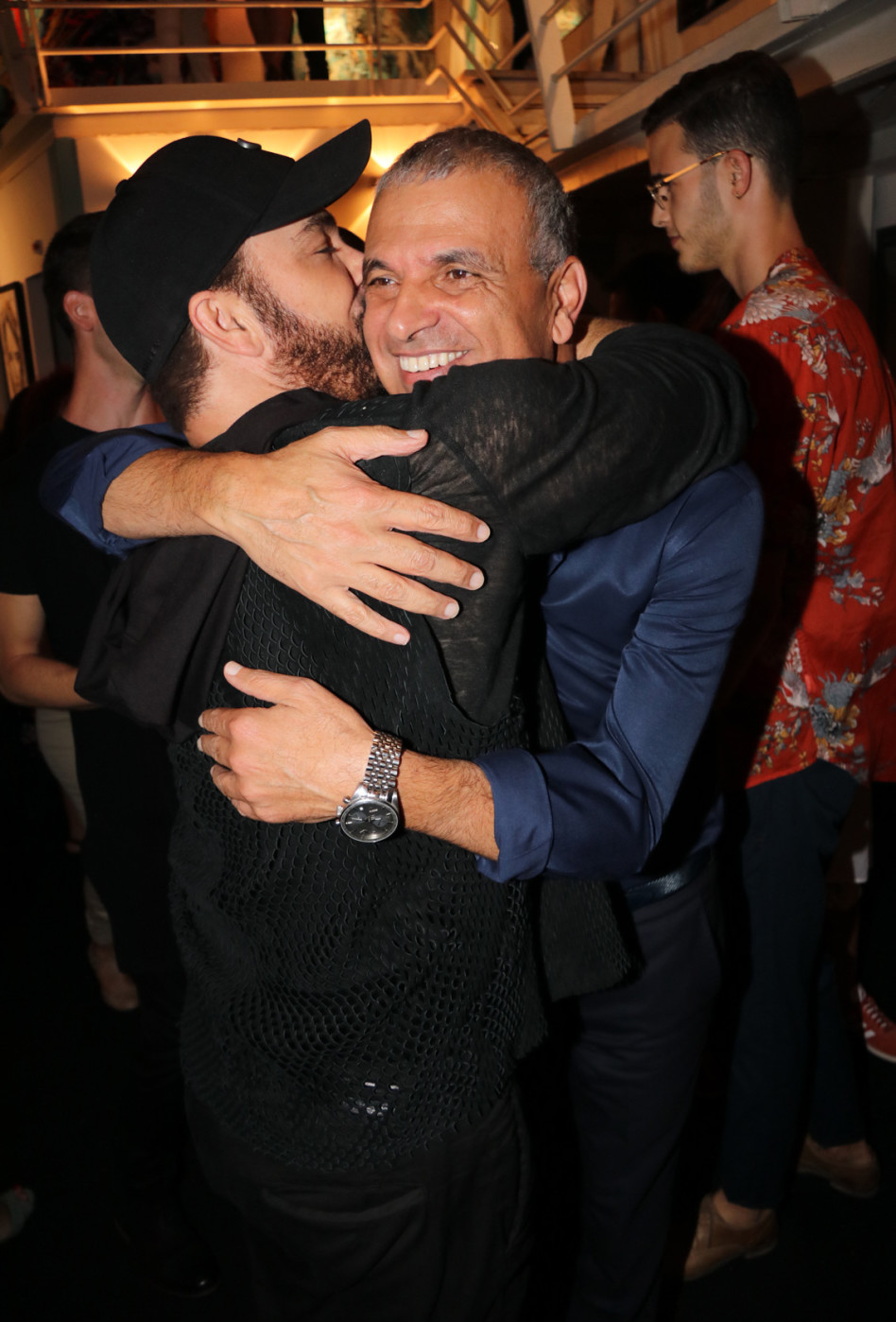 חיבוק של חברים ותיקים. ד'אור והשר משה כחלון (צילום: ניר פקין)