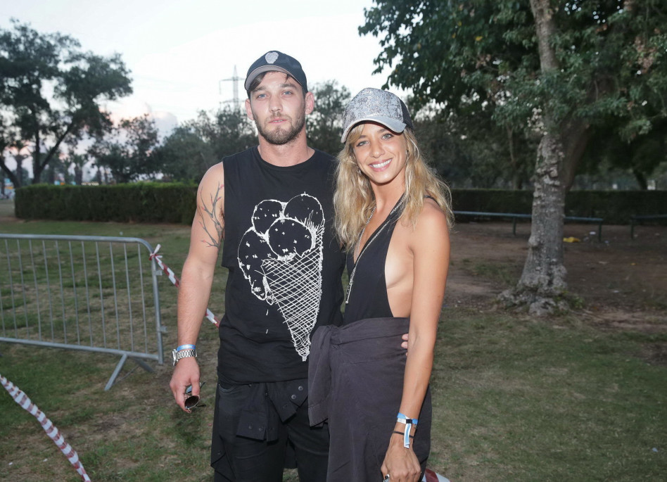 מאושרים עד הגג. דין מירושניקוב ושירן סנדל (צילום: שוקה כהן)