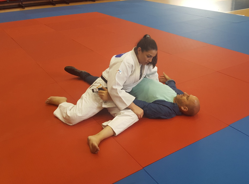 מנחשים מי ניצח?