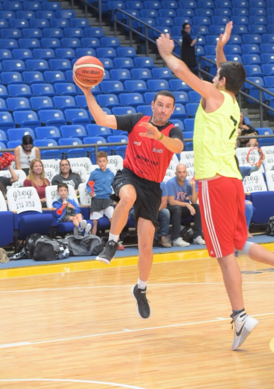 נכנס לזה בכל הכוח