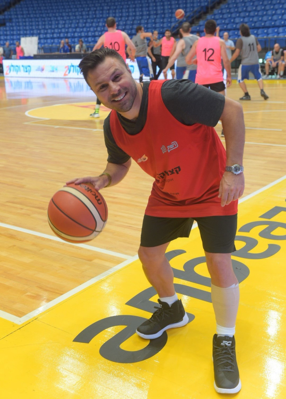 יודע לכדרר! טילטיל