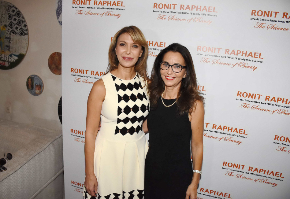 הזוכה הגדולה. רונית תירוש ורונית רפאל (צילום: אביב חופי)