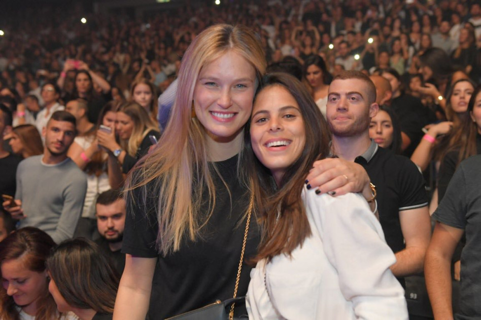 עם החברה. רומי עפרון