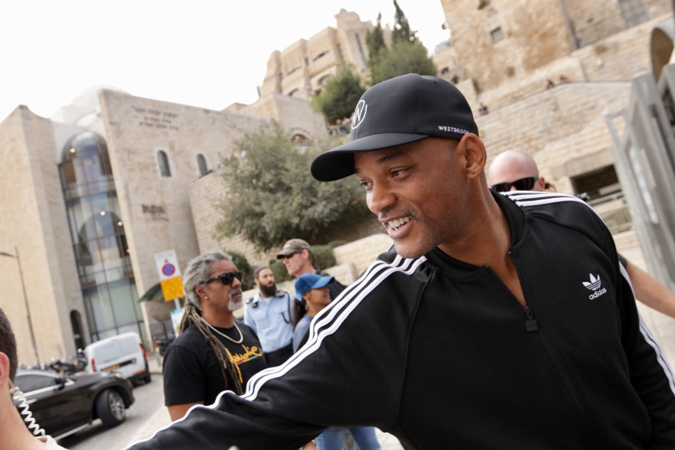 חולה עלינו.