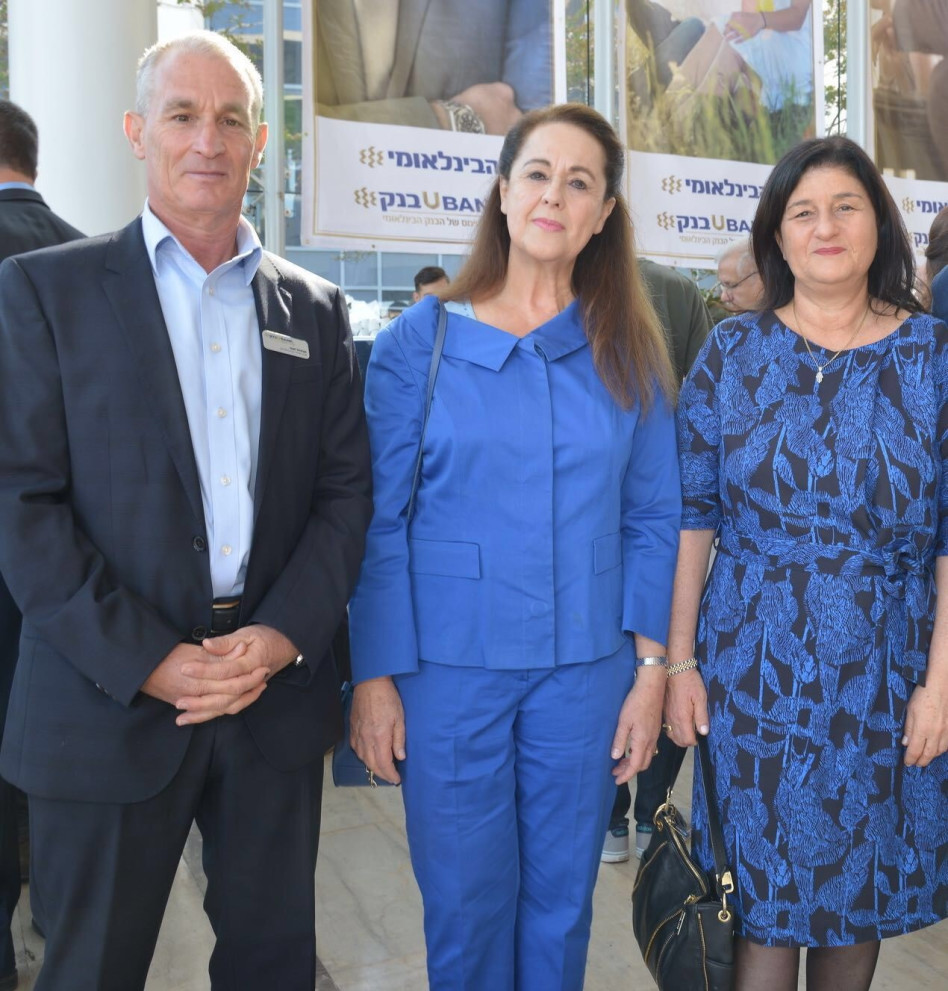 סמדר ברבר-צדיק, אירית איזקסון ואביגדור אבני (צילום: תמר מצפי)