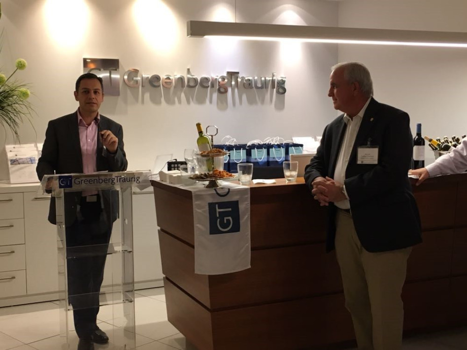 קרלוס גימנז וג'ואי שבות 