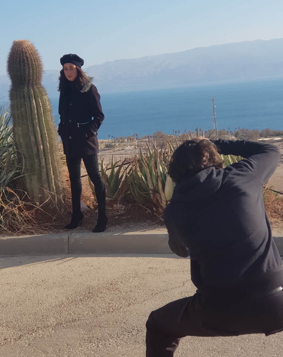 עושה לו פוזות. אנה ארונוב ודודי חסון (צילום: יח"צ)