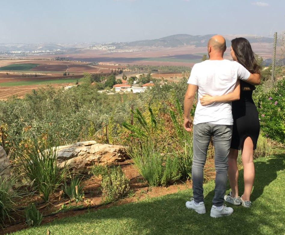 עלינו עלייך. ג'ולייטה והבעל רונן נחום (צילום: אינסטגרם)