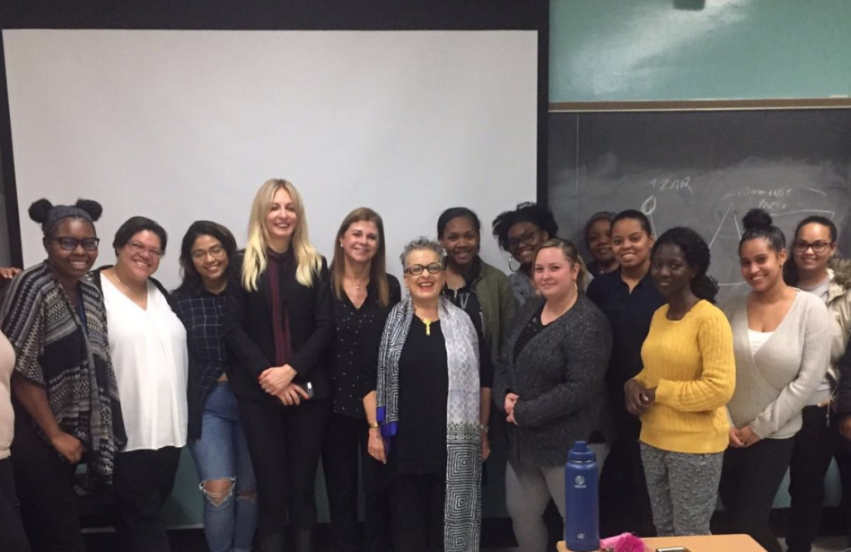 חנה פרי-זן ודליה רבין והסטודנטים