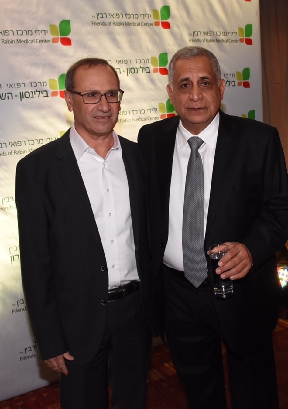 פיני כהן ורוני חיזקיהו ( צילום: אביב חופי)