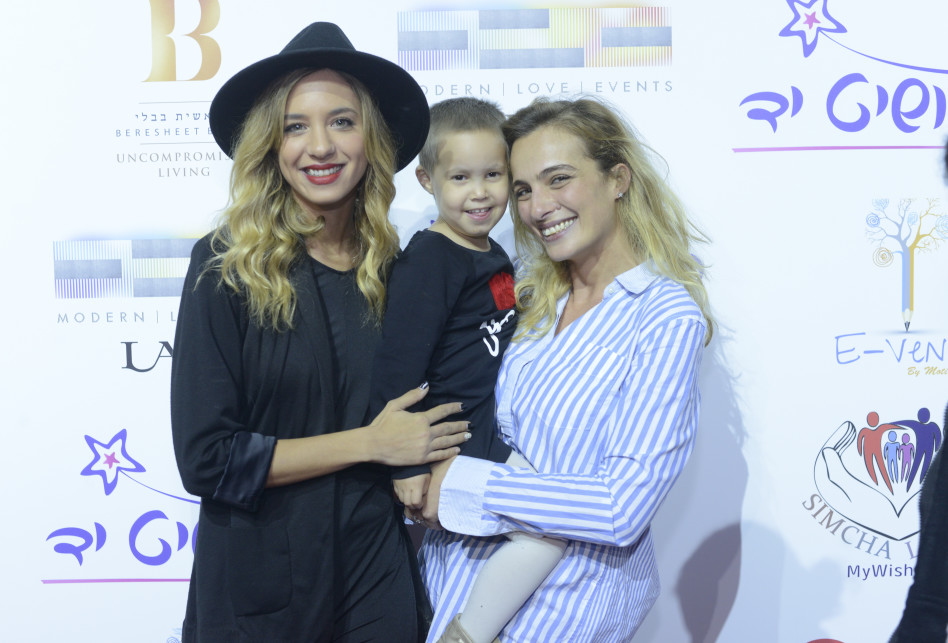 מתוקות. אילנית לוי ושירן סנדל (צילום: מאור אוחנה)