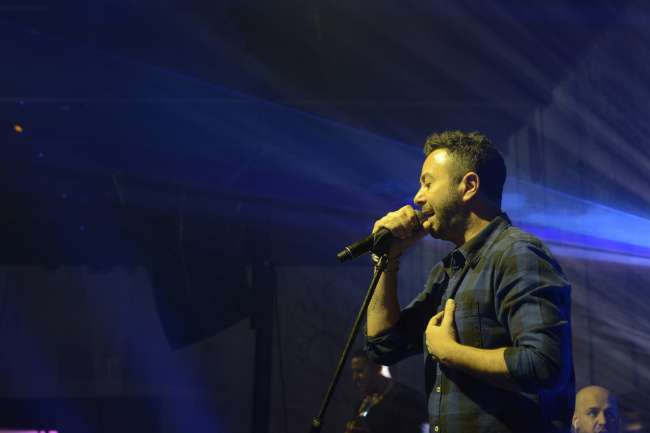 עושה חגיגה. ליאור נרקיס