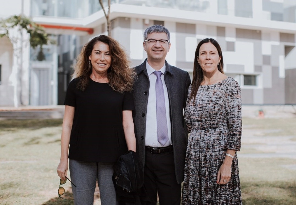 דפנה ליפשיץ, מיכאל וידל וסטלה הנדלר (צילום: ורה בלו)