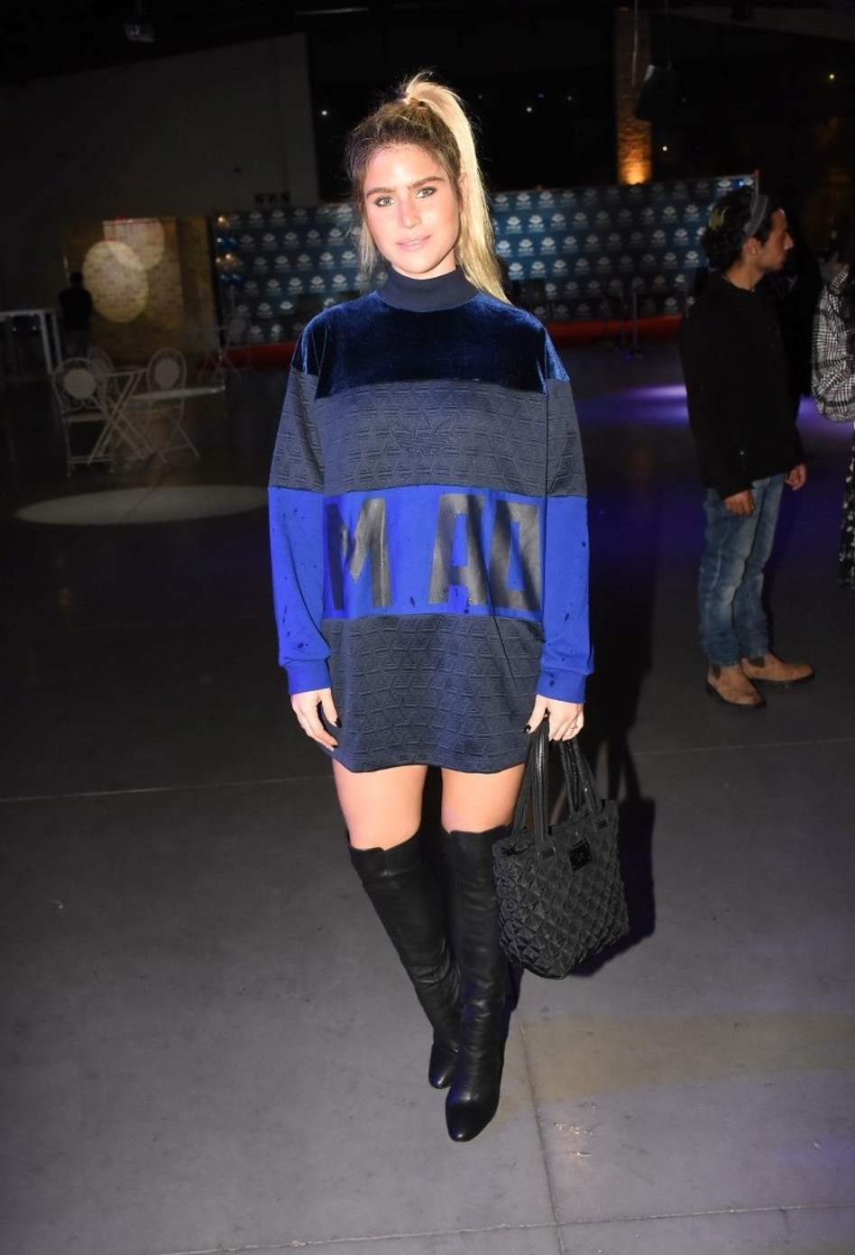 ואו. שי מיקה