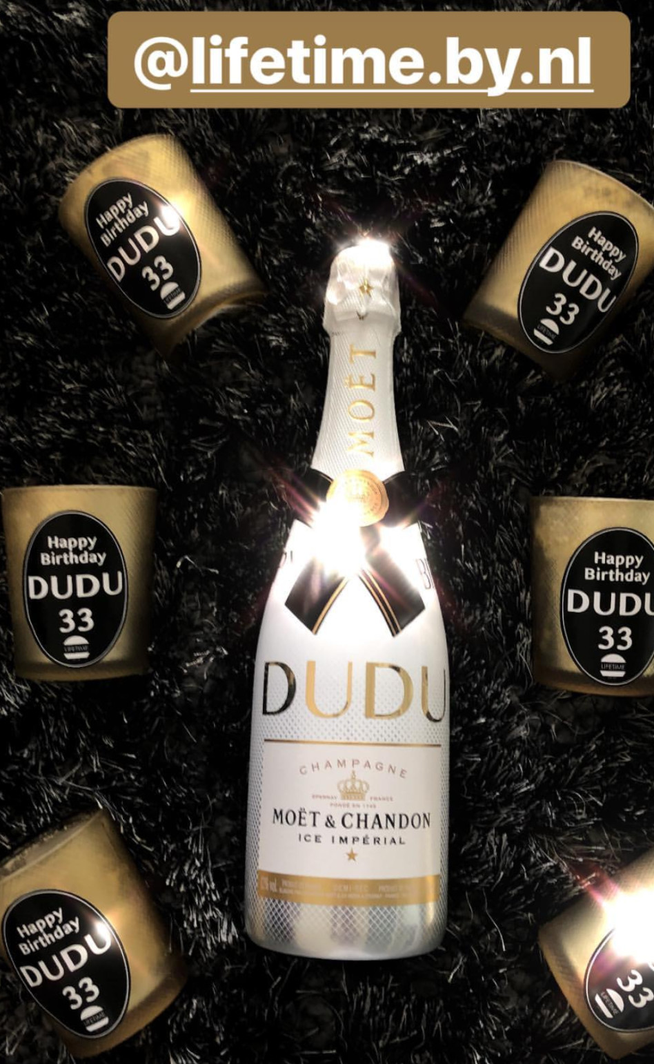 יש גם כוסות צ'ייסר. (צילום: אינסטגרם)