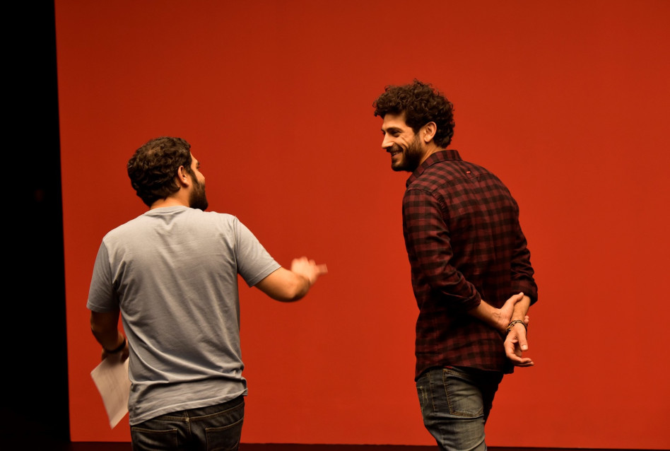 עמידת מוצא לתפילה? אביב אלוש (צילום: גיא גלעד)